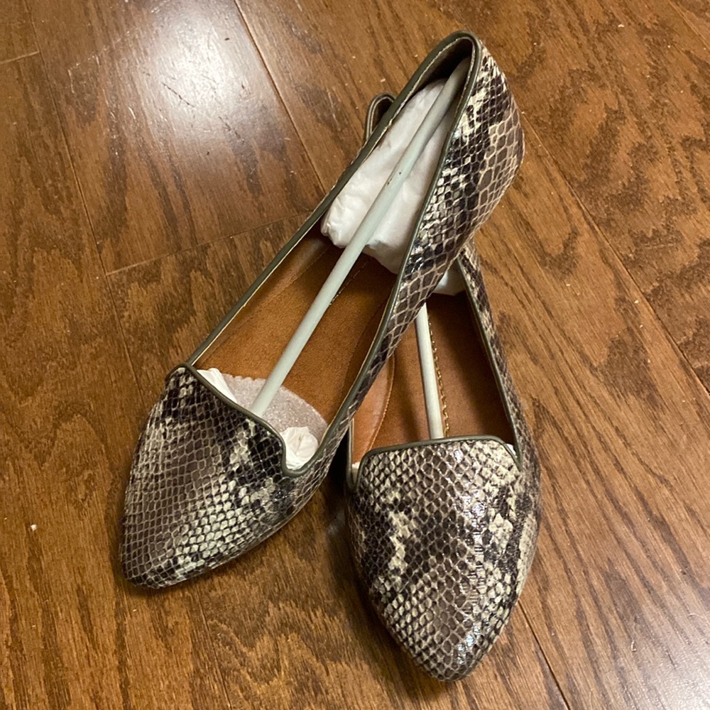 NIB Lissa Nude Stella Snake Flats, 8.5,